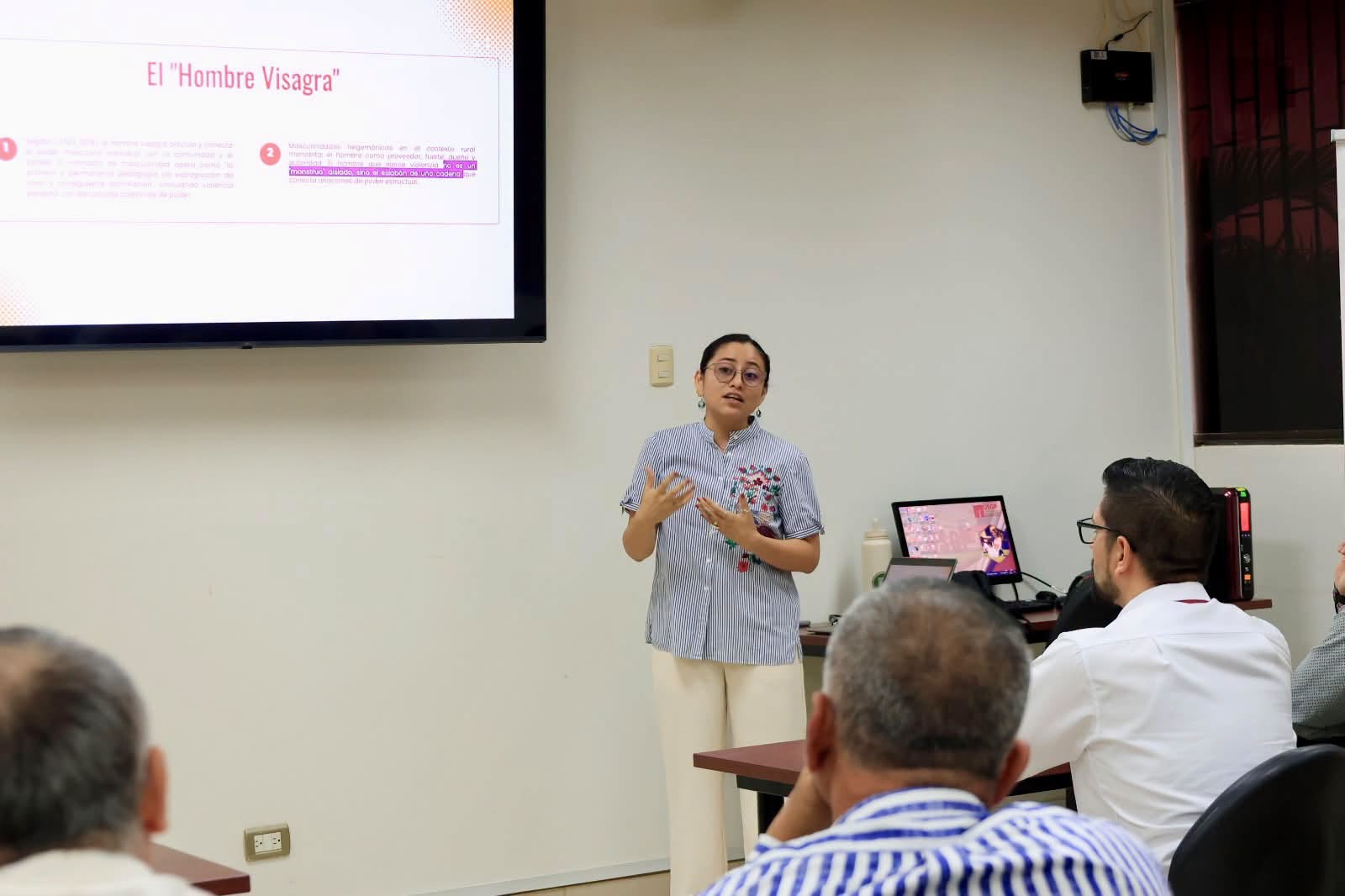 Exposición sobre «El hombre visagra» durante el taller.